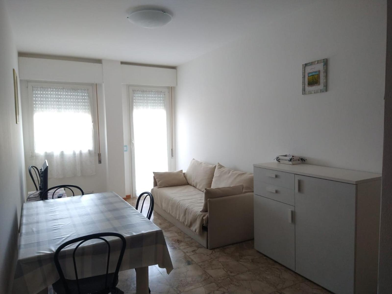 Comodo appartamento a pochi metri dal mare Bibione Esterno foto
